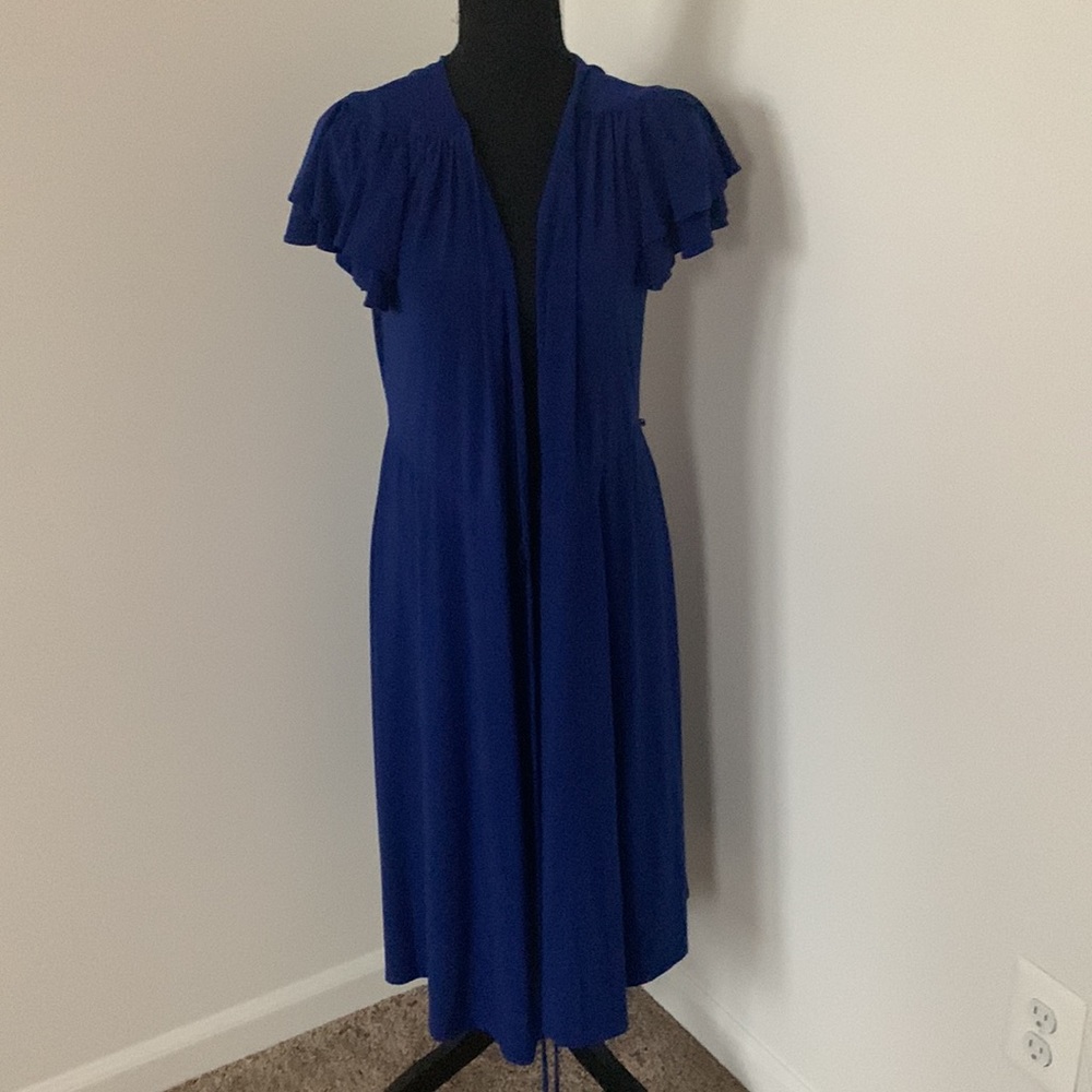Blue swing wrap dress with Flared short sleeves